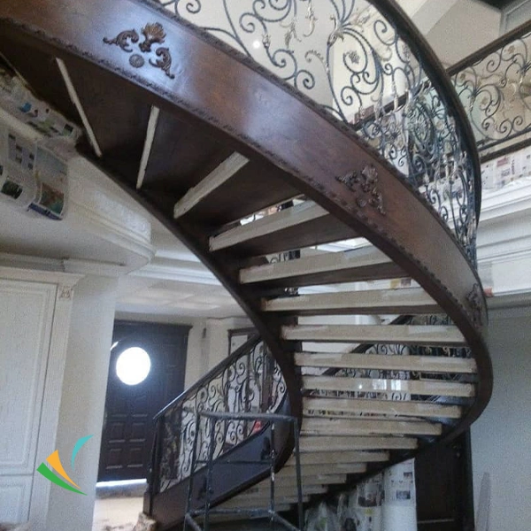 نمونه کار پله پیچ چوبی